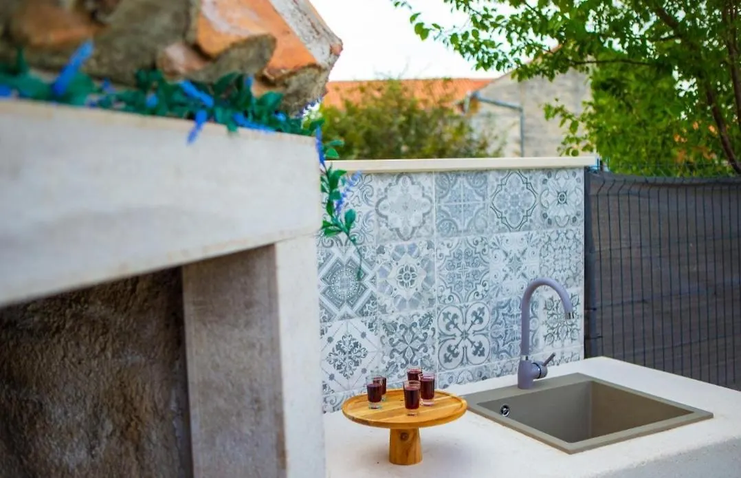Kuca Poli Stare Nuoni Villa Modrušani Kroatië